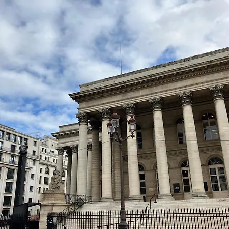 Next To Louvre Παρίσι